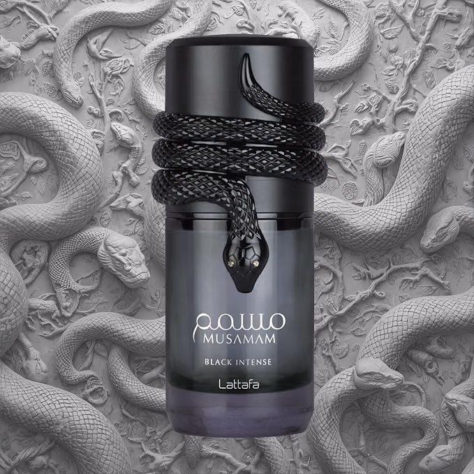 Musamam Black Eau de Parfum ángulo 3